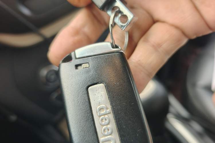 Used Jeep Cherokee 2017 2.4L Leading Edition Vehicle Key