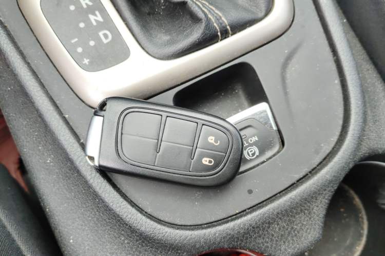 Used Jeep Cherokee 2017 2.0L Superior Edition Vehicle Key