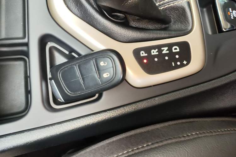 Used Jeep Cherokee 2017 2.0L Superior Edition Vehicle Key