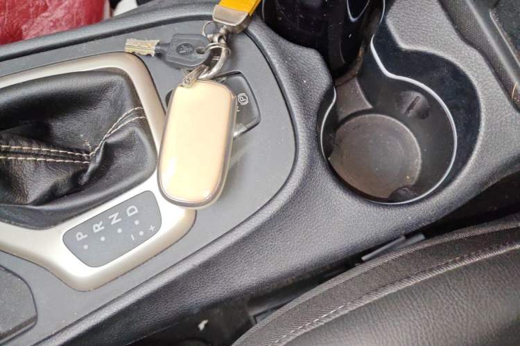 Used Jeep Cherokee 2017 2.0L Superior Edition Vehicle Key