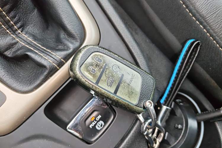 Used Jeep Cherokee 2017 2.0L Superior Edition Vehicle Key