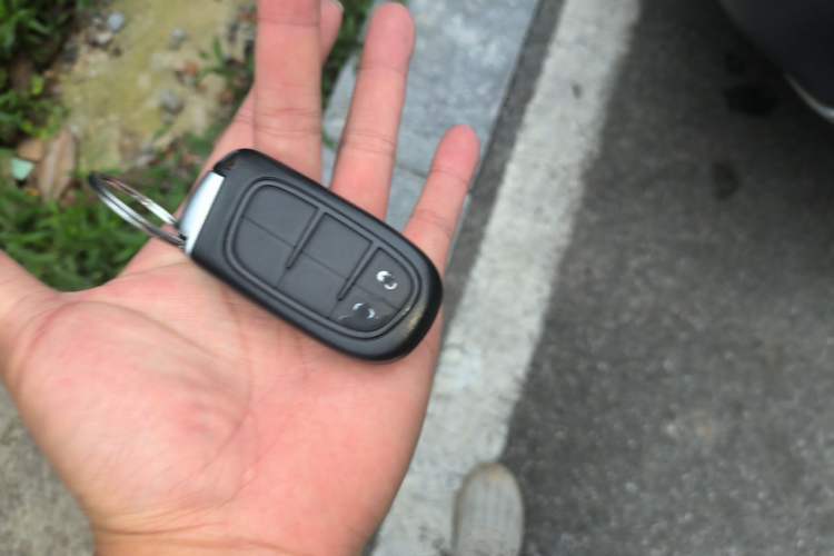 Used Jeep Cherokee 2017 2.0L Superior Edition Vehicle Key