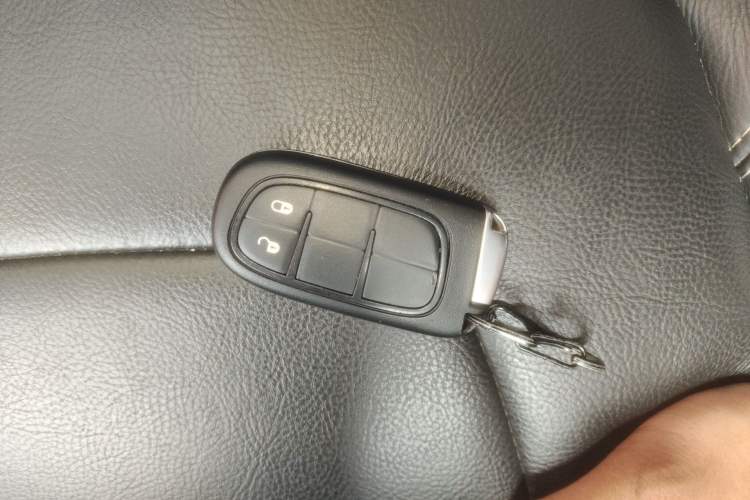 Used Jeep Cherokee 2017 2.4L Leading Edition Vehicle Key