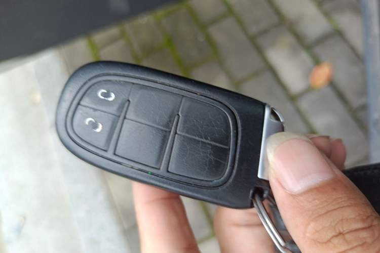 Used Jeep Cherokee 2017 2.4L Leading Edition Vehicle Key