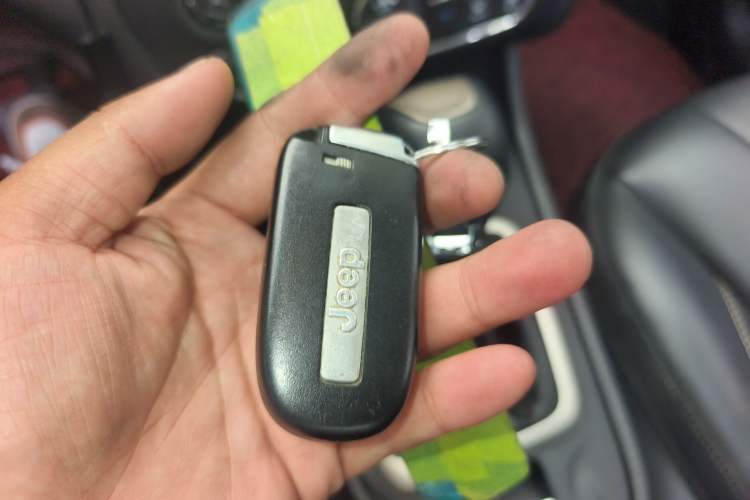 Used Jeep Cherokee 2017 2.4L Leading Edition Vehicle Key