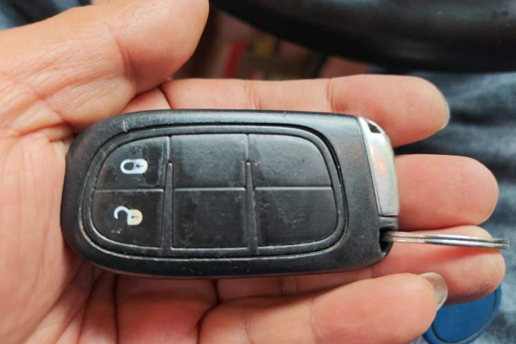 Used Jeep Cherokee 2017 2.0L Superior Edition Vehicle Key