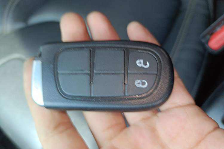 Used Jeep Cherokee 2017 2.4L Leading Edition Vehicle Key