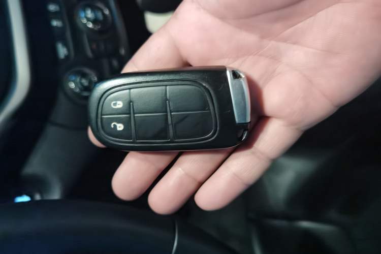 Used Jeep Cherokee 2017 2.0L Superior Edition Vehicle Key