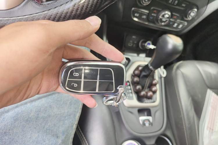 Used Jeep Cherokee 2017 2.0L Superior Edition Vehicle Key