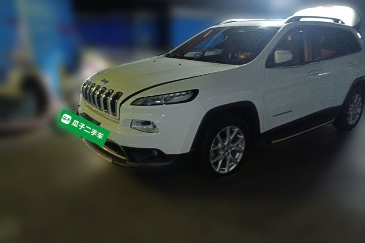 Used Jeep Cherokee 2017 2.4L Leading Smart Edition Guazi used car, China used car export, Used car for sale, Used  cars, Cheapest cars for sale
