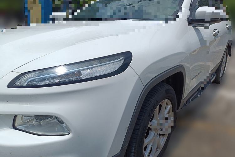 Used Jeep Cherokee 2017 2.4L Leading Edition Guazi used car, China used car export, Used car for sale, Used cars, Cheapest cars for sale