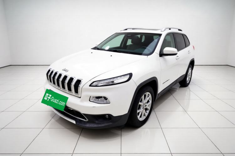 Used Jeep Cherokee 2017 2.0L Superior Edition Guazi used car, China used car export, Used car for sale, Used cars, Cheapest cars for sale