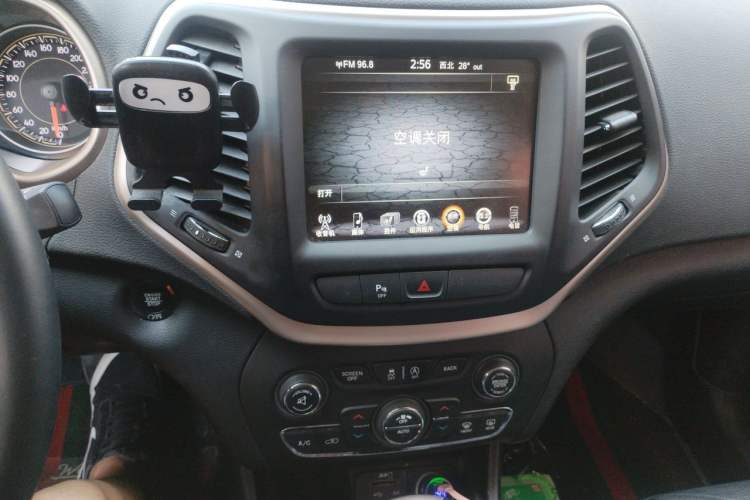 Used Jeep Cherokee 2017 2.0L Superior Edition Audio And AC Panel