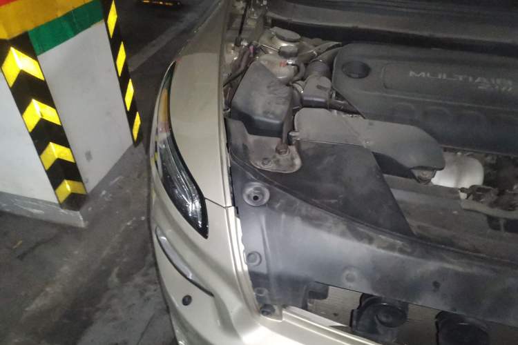 Used Jeep Cherokee 2017 2.4L Professional Smart Edition Engine Bay Right