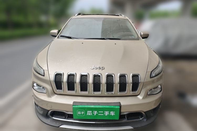 Used Jeep Cherokee 2017 2.0L Superior Edition Front