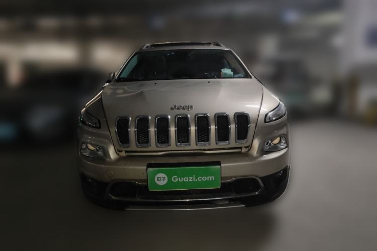 Used Jeep Cherokee 2017 2.0L Superior Edition Front