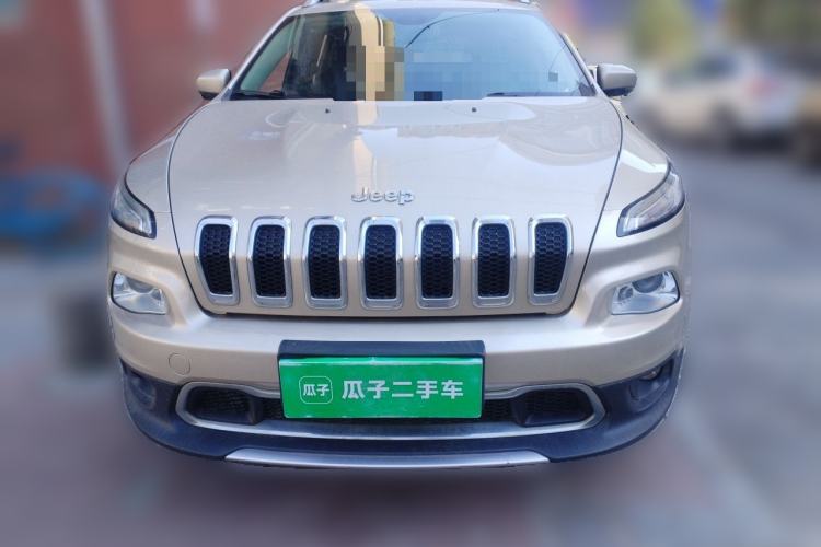 Used Jeep Cherokee 2017 2.0L Superior Edition Front