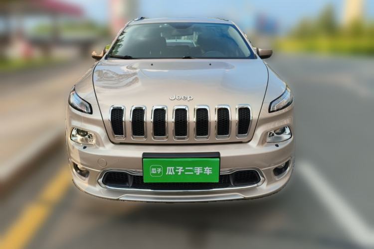 Used Jeep Cherokee 2017 2.4L Professional Smart Edition Front