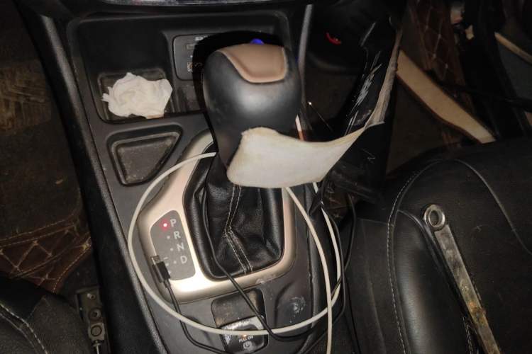 Used Jeep Cherokee 2017 2.0L Superior Edition Gear Lever