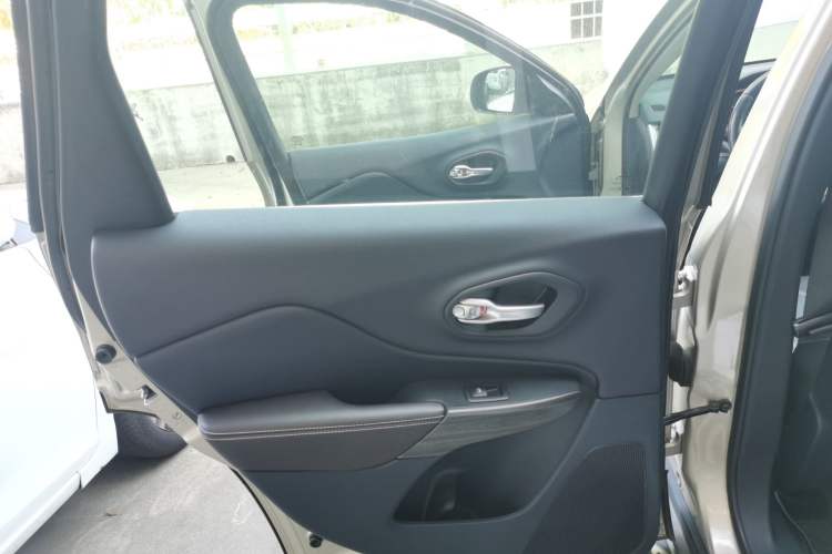 Used Jeep Cherokee 2017 2.4L Leading Smart Edition Left Rear Door Interior