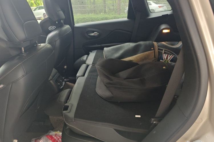 Used Jeep Cherokee 2017 2.0L Superior Edition Left Rear Seat