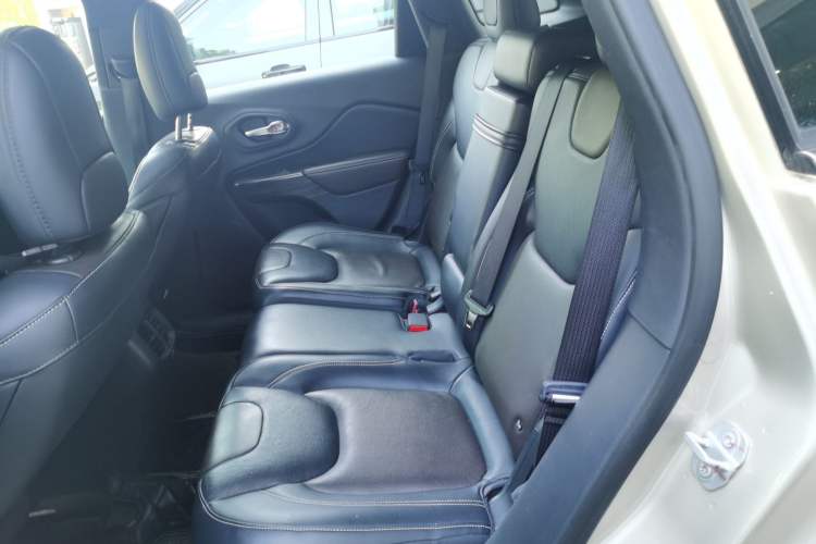 Used Jeep Cherokee 2017 2.4L Leading Smart Edition Left Rear Seat