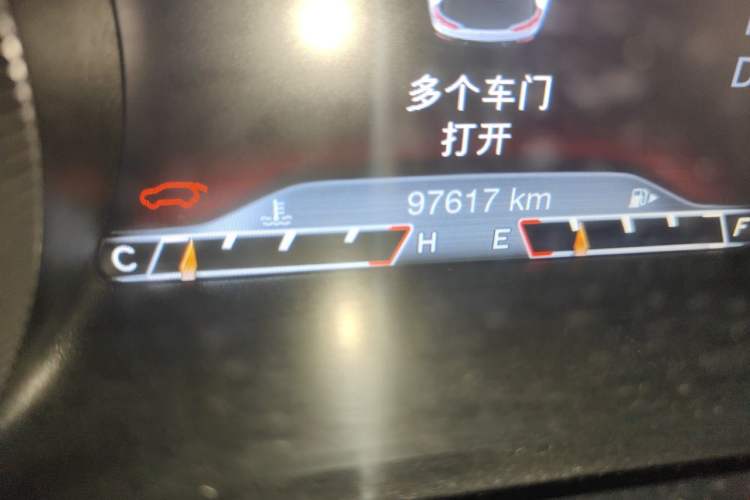 Used Jeep Cherokee 2017 2.0L Superior Edition Odometer Close Up