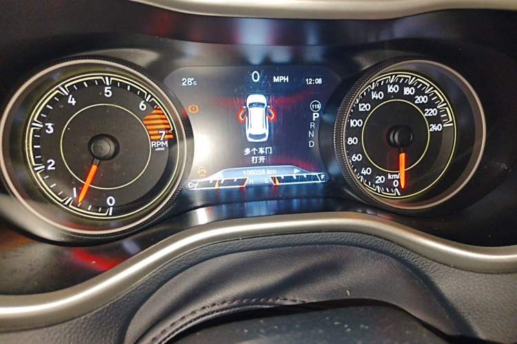 Used Jeep Cherokee 2017 2.0L Superior Edition Odometer Close Up