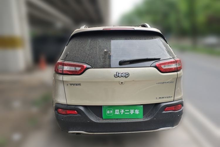 Used Jeep Cherokee 2017 2.0L Superior Edition Rear