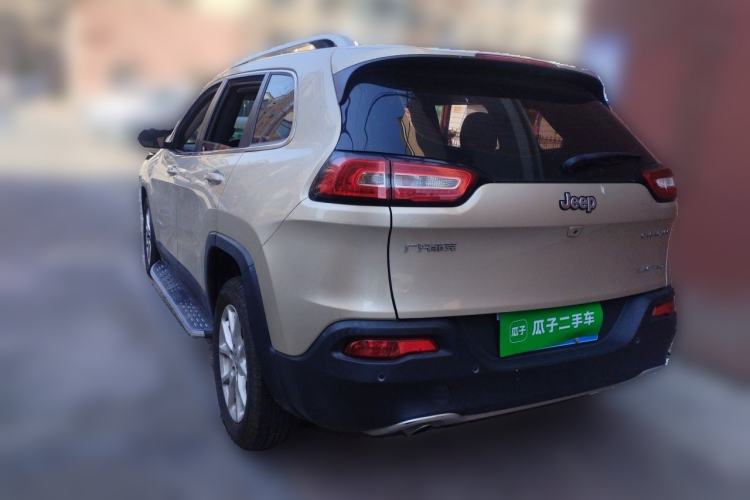 Used Jeep Cherokee 2017 2.0L Superior Edition Rear Left 45 Deg