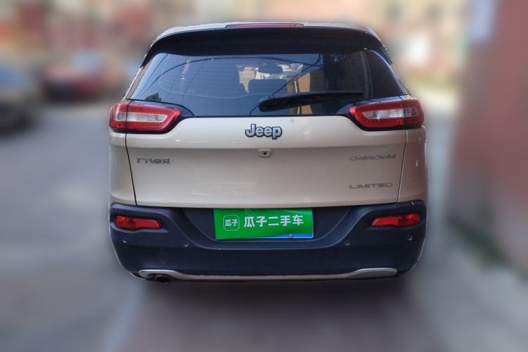 Used Jeep Cherokee 2017 2.0L Superior Edition Rear