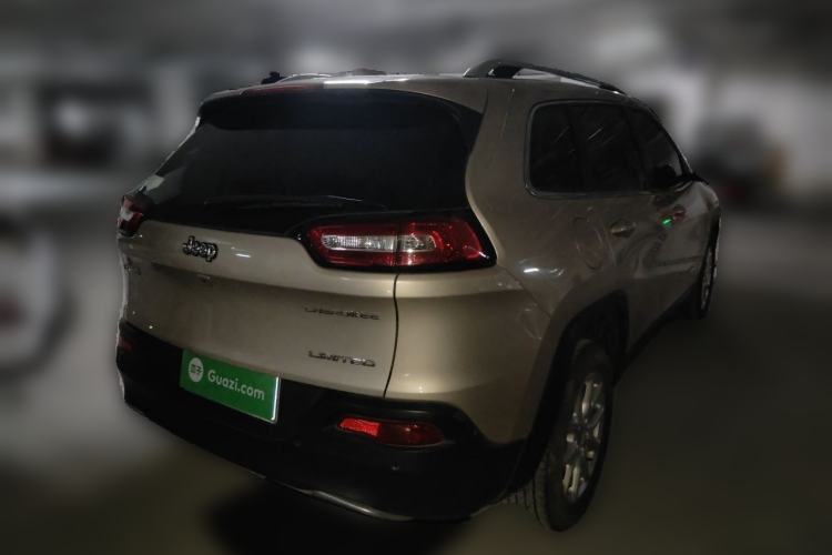 Used Jeep Cherokee 2017 2.0L Superior Edition Rear Right 45 Deg