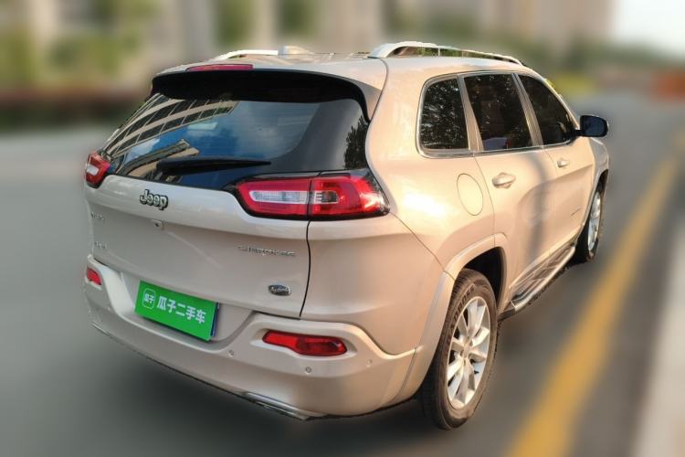 Used Jeep Cherokee 2017 2.4L Professional Smart Edition Rear Right 45 Deg