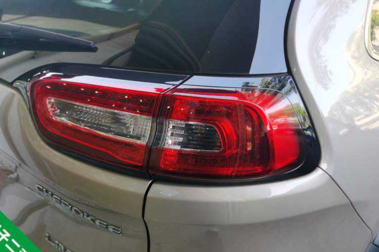 Used Jeep Cherokee 2017 2.4L Leading Smart Edition Right Rear Taillight