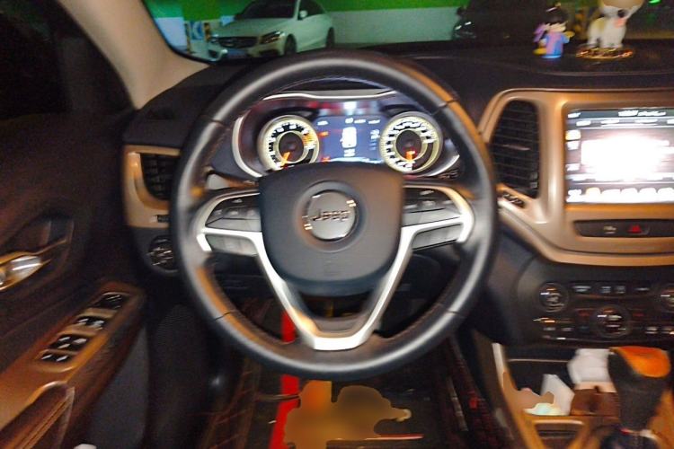 Used Jeep Cherokee 2017 2.0L Superior Edition Steering Wheel