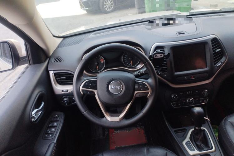 Used Jeep Cherokee 2017 2.0L Superior Edition Steering Wheel
