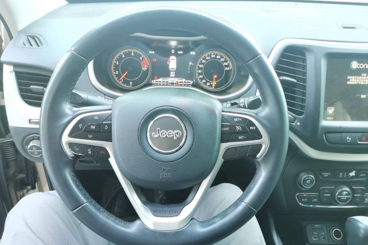 Used Jeep Cherokee 2017 2.4L Leading Smart Edition Steering Wheel