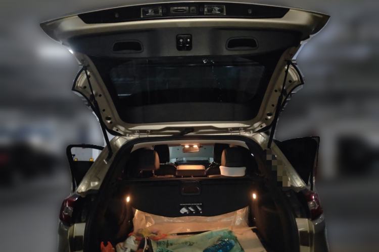 Used Jeep Cherokee 2017 2.0L Superior Edition Trunk