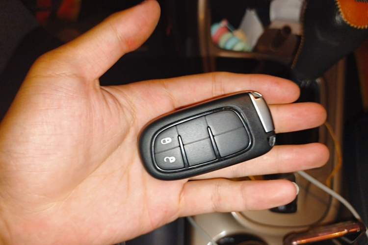 Used Jeep Cherokee 2017 2.0L Superior Edition Vehicle Key