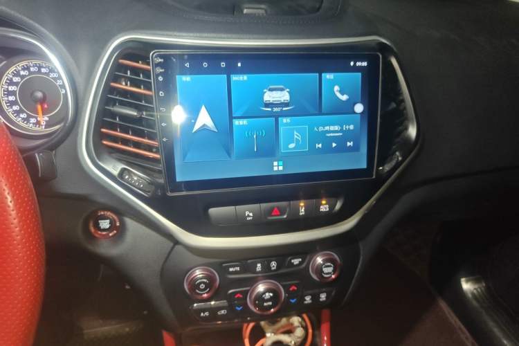 Used Jeep Cherokee 2019 2.0T Four-Wheel Drive Explorer Edition China V Audio And AC Panel