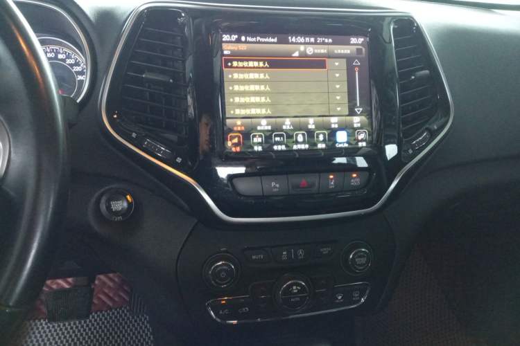 Used Jeep Cherokee 2019 2.0T Four-Wheel Drive Explorer Edition China V Audio And AC Panel