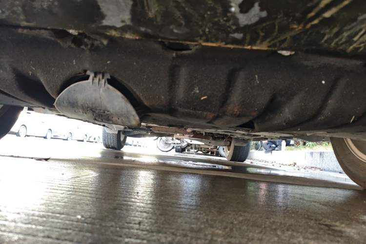 Used Jeep Cherokee 2019 2.0L 2WD Premium Edition China VI Chassis Front
