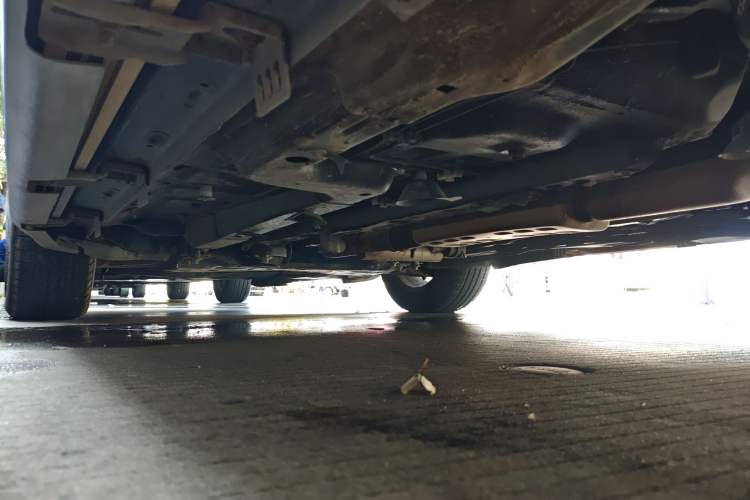 Used Jeep Cherokee 2019 2.0L 2WD Premium Edition China VI Chassis Front Left