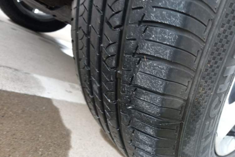 Used Jeep Cherokee 2019 2.0T Four-Wheel Drive Explorer Edition China V Chassis Front Left