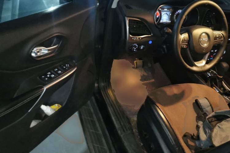 Used Jeep Cherokee 2019 2.0T Two-Wheel Drive Smart Enjoyment Version China VI Driver Seat