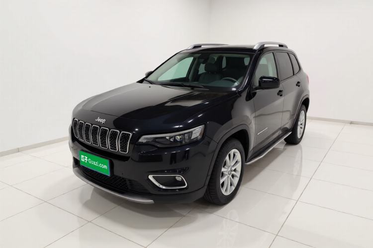 Used Jeep Cherokee 2019 2.0T Two-Wheel Drive Smart Enjoyment Version China VI Guazi used car, China used car export, Used car for sale, Used cars, Cheapest cars for sale
