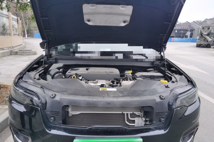 Used Jeep Cherokee 2019 2.0T Two-Wheel Drive Smart Enjoyment Version China V Engine Bay