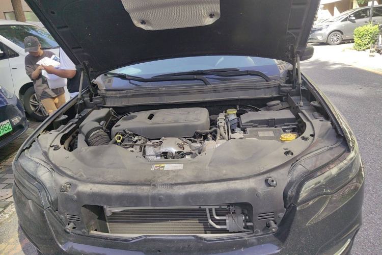 Used Jeep Cherokee 2019 2.0T Four-Wheel Drive Exploration Edition + Autonomous Driving Smart Package China V Engine Bay