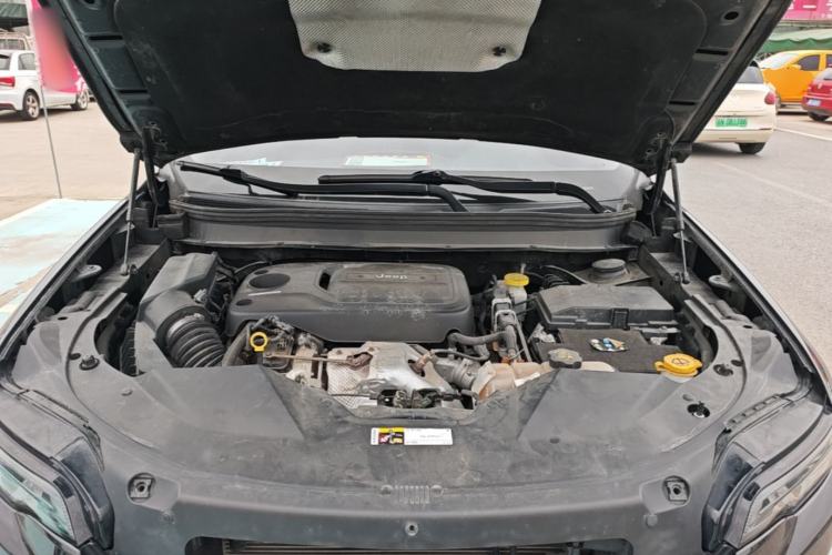 Used Jeep Cherokee 2019 2.0T Two-Wheel Drive Smart Enjoyment Version China V Engine Bay
