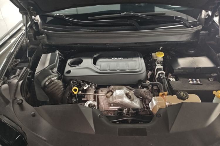 Used Jeep Cherokee 2019 2.0T Four-Wheel Drive Explorer Edition China V Engine Bay